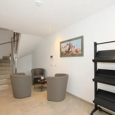 Luxury Apartment In F Genberg With Balcony Fuegenberg