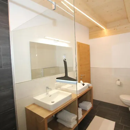 Luxury Apartment In F Genberg With Balcony